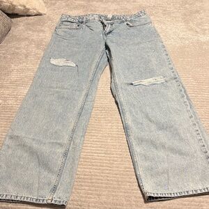 H&M Light Blue Straight-Leg Jeans with Knee Rips